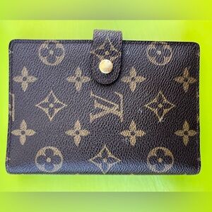 Louis Vuitton Authentic Monogram Agenda / Passport Cover Made in Paris France